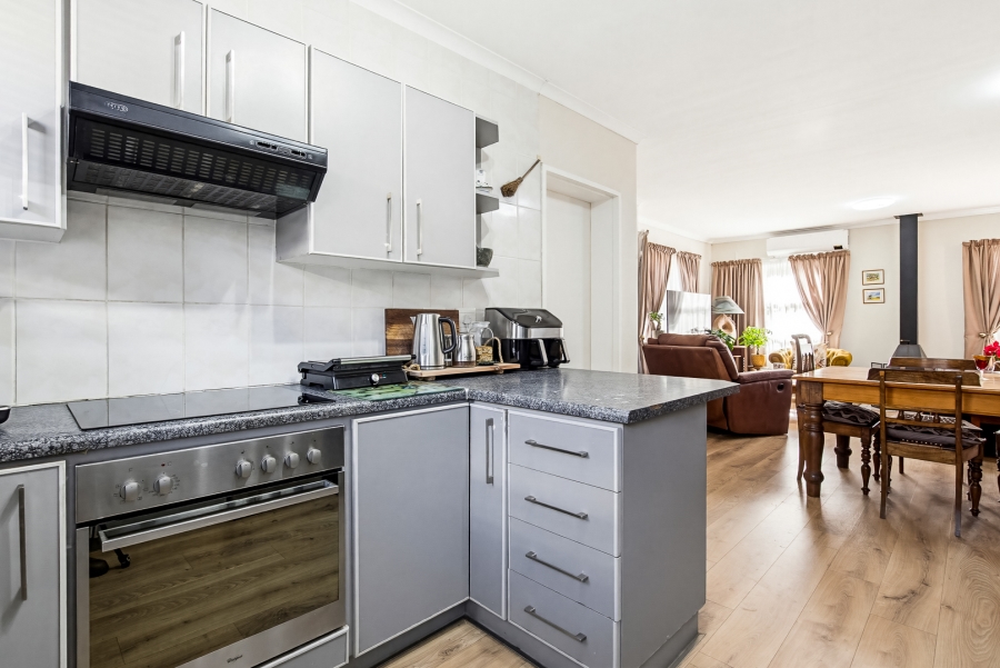 2 Bedroom Property for Sale in The Crest Western Cape